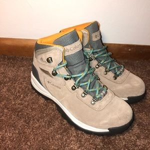 Columbia waterproof womens hiking boots